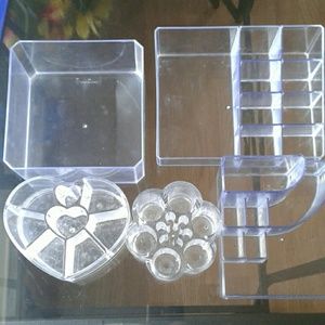 5 Make up organizers (firm)